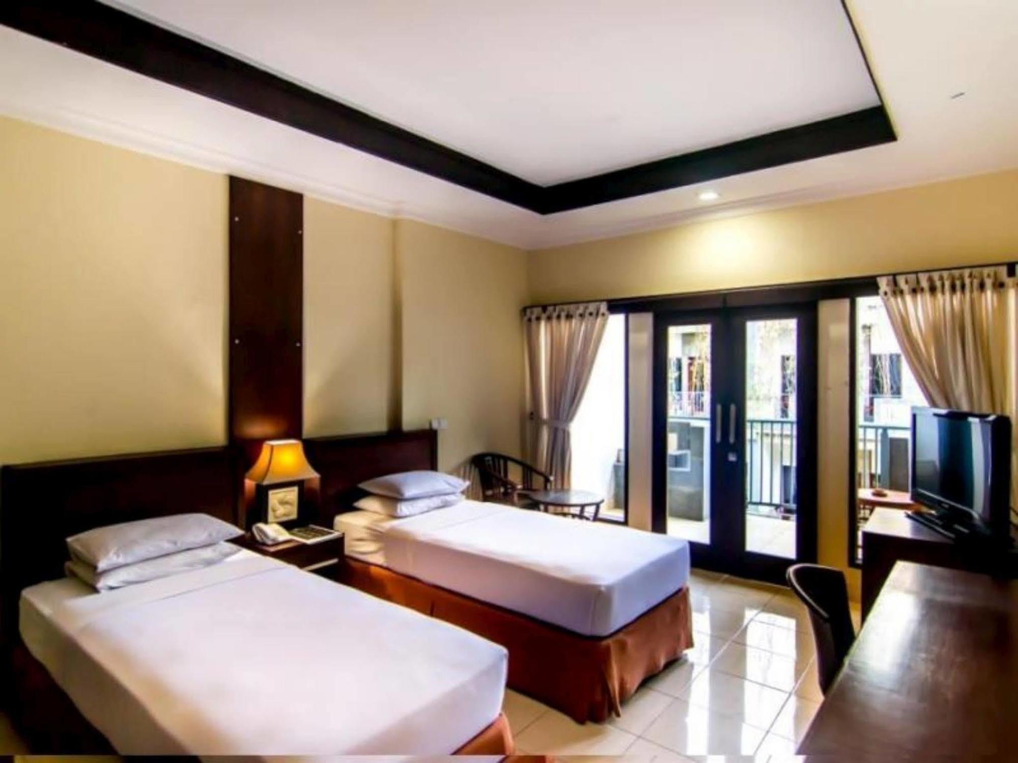 Champlung Mas Hotel Legian, Kuta Bagian luar foto